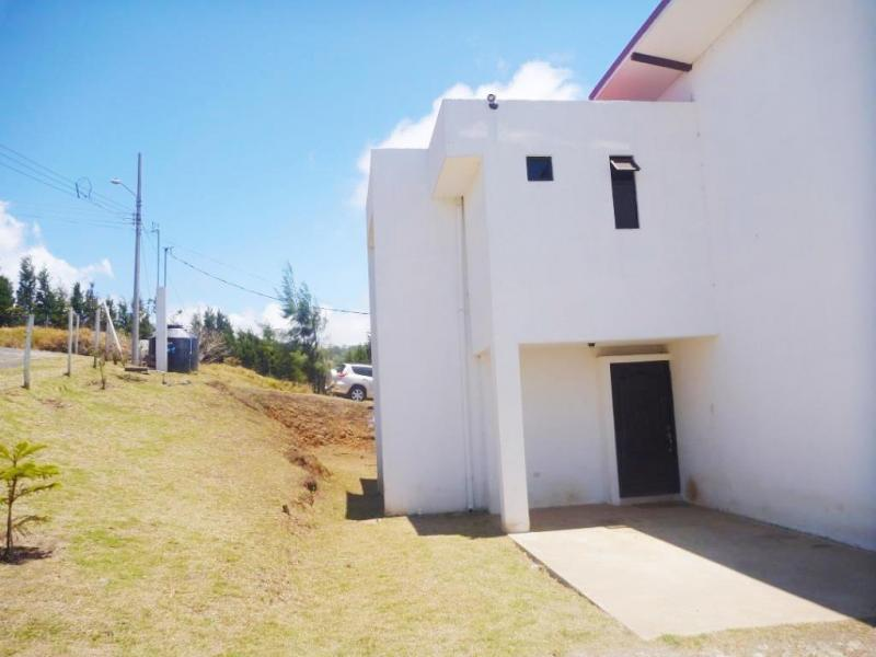 3 bed Single Family Homes For Sale in San Nicolás, Cartago - thumb 8