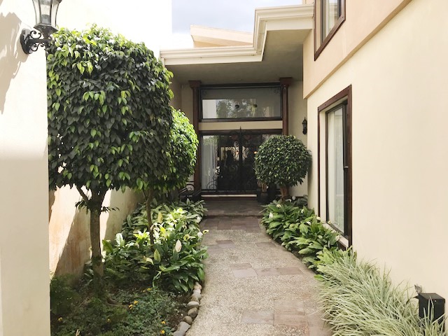 5 bed Single Family Homes For Sale in Montes de Oca, San Jose - thumb 11