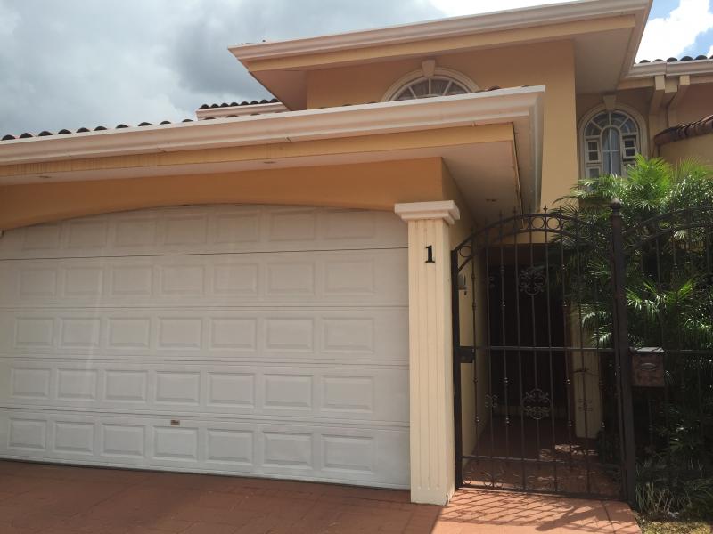 3 bed Single Family Homes For Sale in Escazu, San Jose - thumb 12