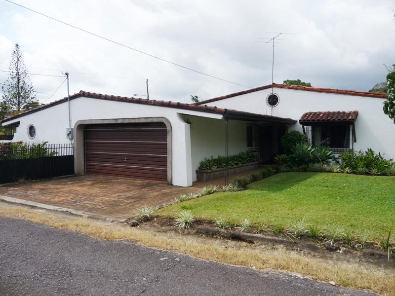 4 bed Single Family Homes For Sale in Ciudad Cariari, Heredia - thumb 1
