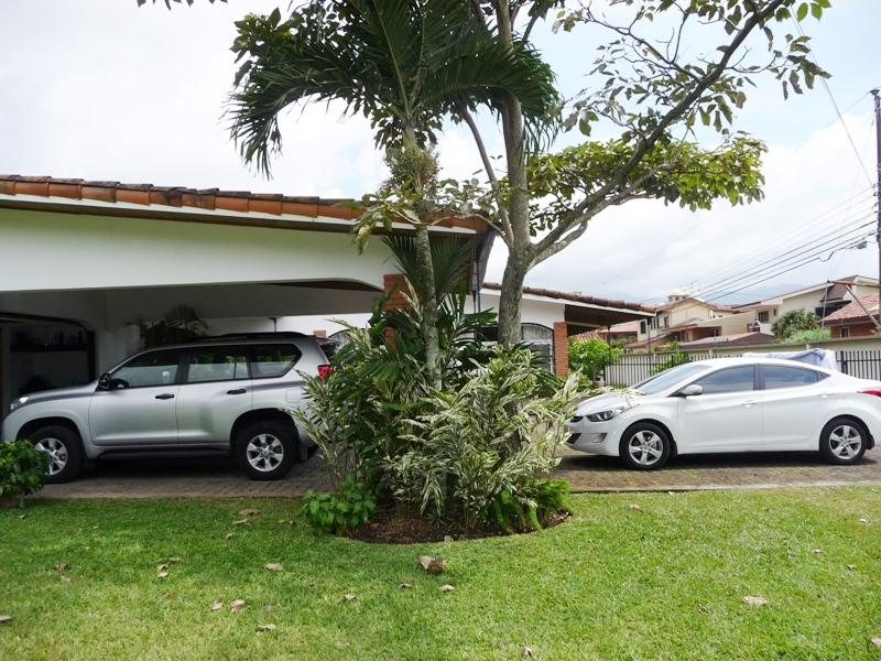 4 bed Single Family Homes For Sale in Ciudad Cariari, Heredia - thumb 10