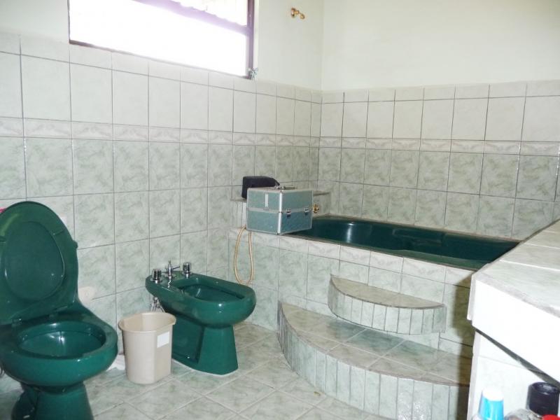 3 bed Single Family Homes For Sale in Santa Ana, San Jose - thumb 2