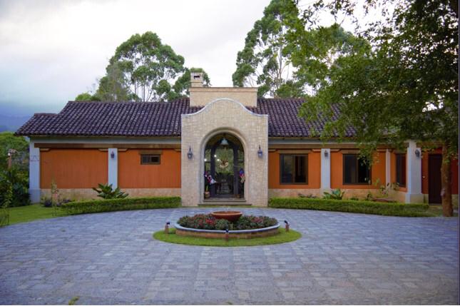 5 bed Single Family Homes For Sale in Orosi, Cartago - thumb 1