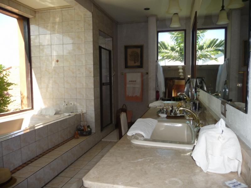 4 bed Single Family Homes For Sale in La Uruca, San Jose - thumb 3