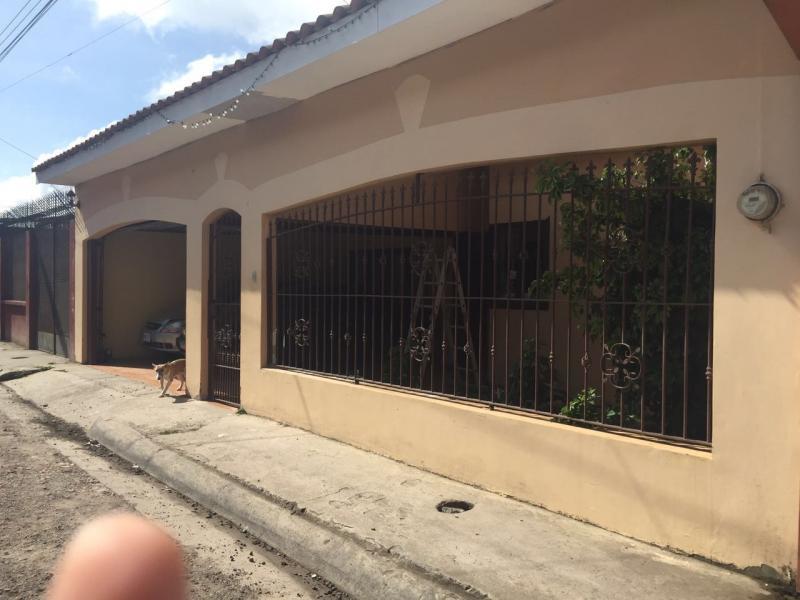 3 bed Single Family Homes For Sale in Guadalupe, Cartago - 1