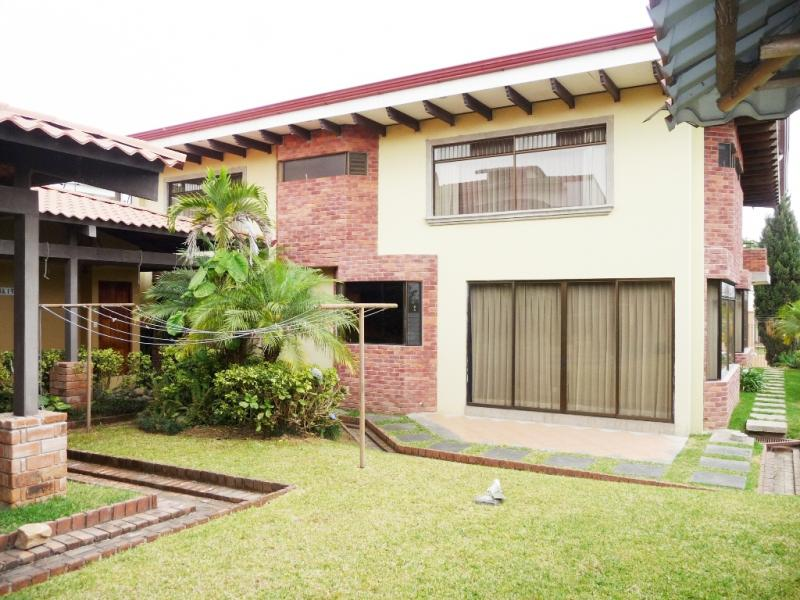 3 bed Single Family Homes For Sale in Curridabat, San Jose - thumb 8