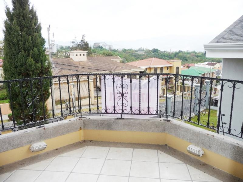 3 bed Single Family Homes For Sale in Curridabat, San Jose - thumb 3