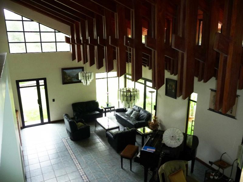 4 bed Single Family Homes For Sale in Curridabat, San Jose - thumb 4