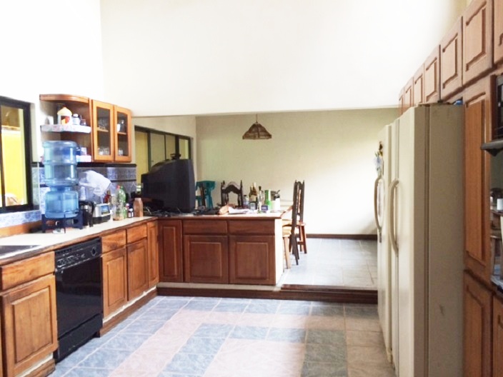 4 bed Single Family Homes For Sale in Curridabat, San Jose - thumb 8