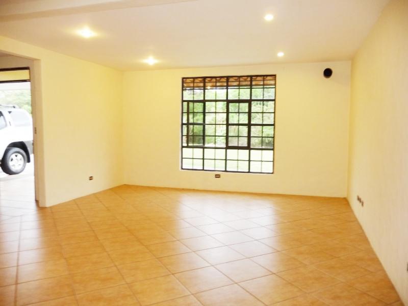 3 bed Condo For Sale in Coronado, San Jose - thumb 2