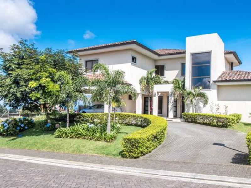 4 bed Single Family Homes For Sale in Curridabat, San Jose - 1