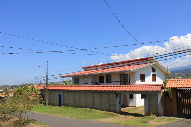 5 bed Single Family Homes For Sale in Santo Domingo, Heredia - thumb 1