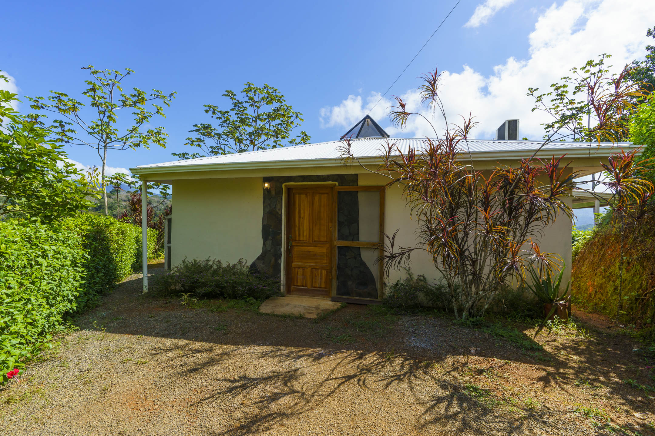 5 bed Single Family Homes For Sale in Dominical, Puntarenas - thumb 23