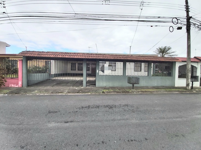 6 bed Single Family Homes For Sale in Curridabat, San Jose - 1