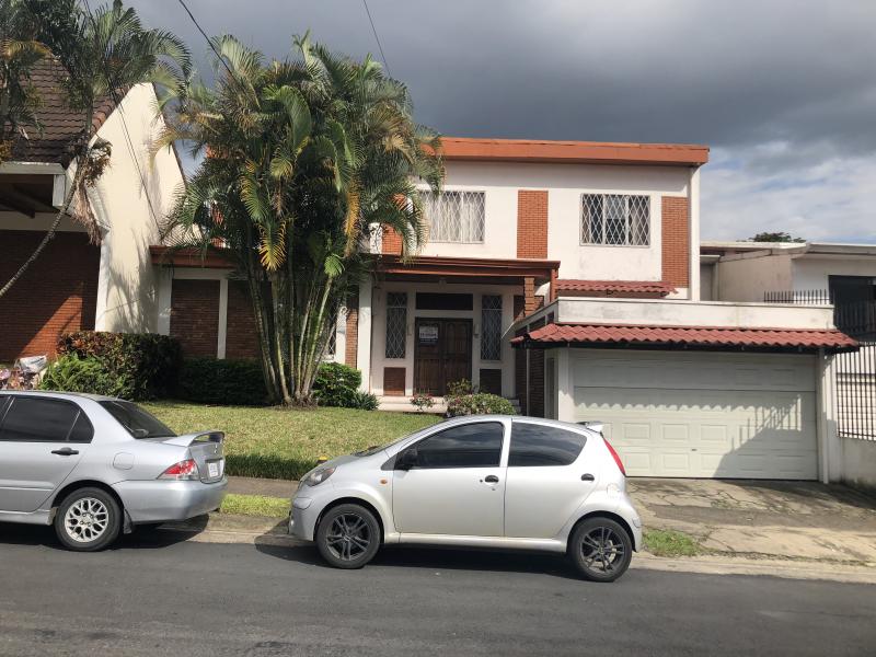 4 bed Single Family Homes For Sale in Curridabat, San Jose - thumb 1