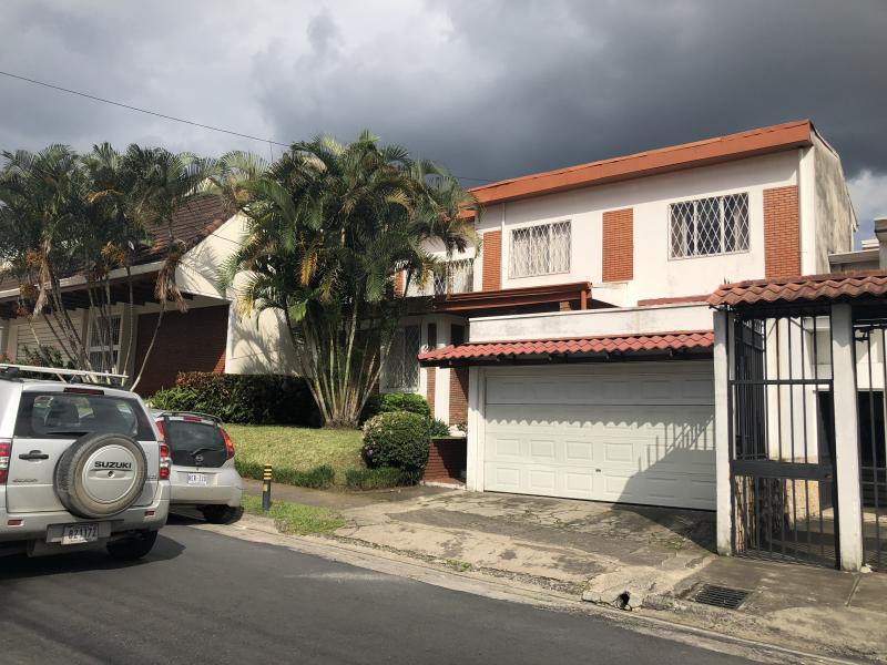 4 bed Single Family Homes For Sale in Curridabat, San Jose - thumb 12