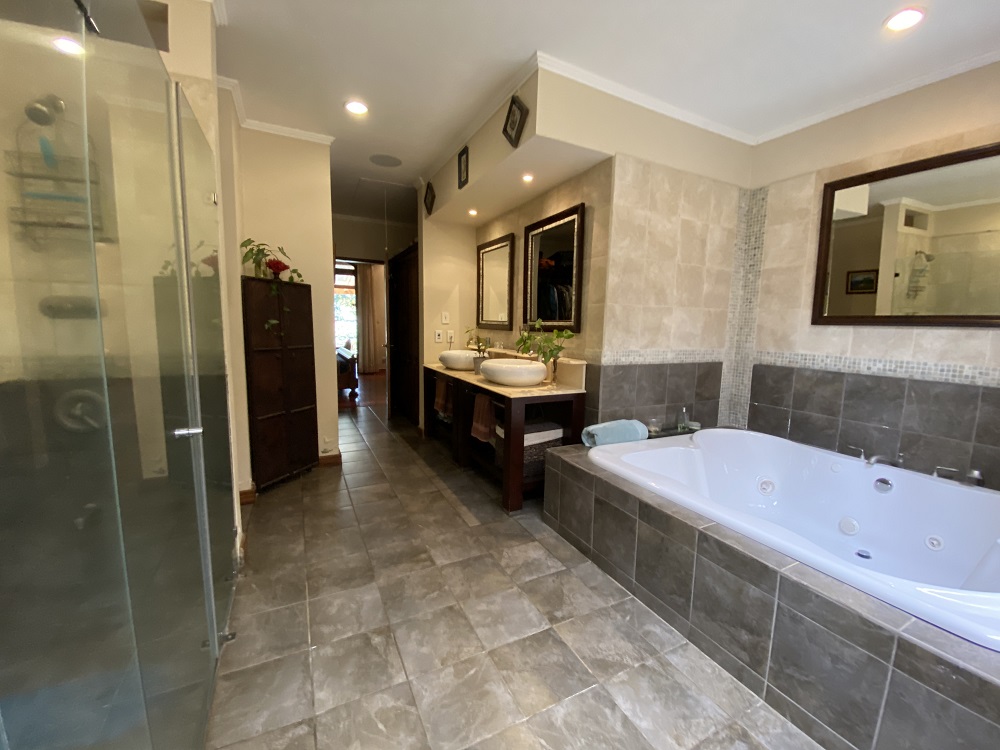 3 bed Single Family Homes For Sale in San Isidro, Heredia - thumb 12