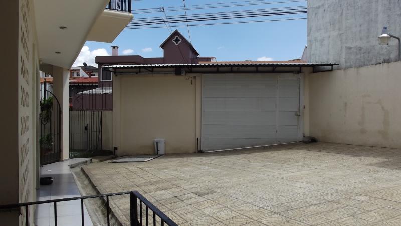 4 bed Single Family Homes For Sale in Curridabat, San Jose - thumb 16