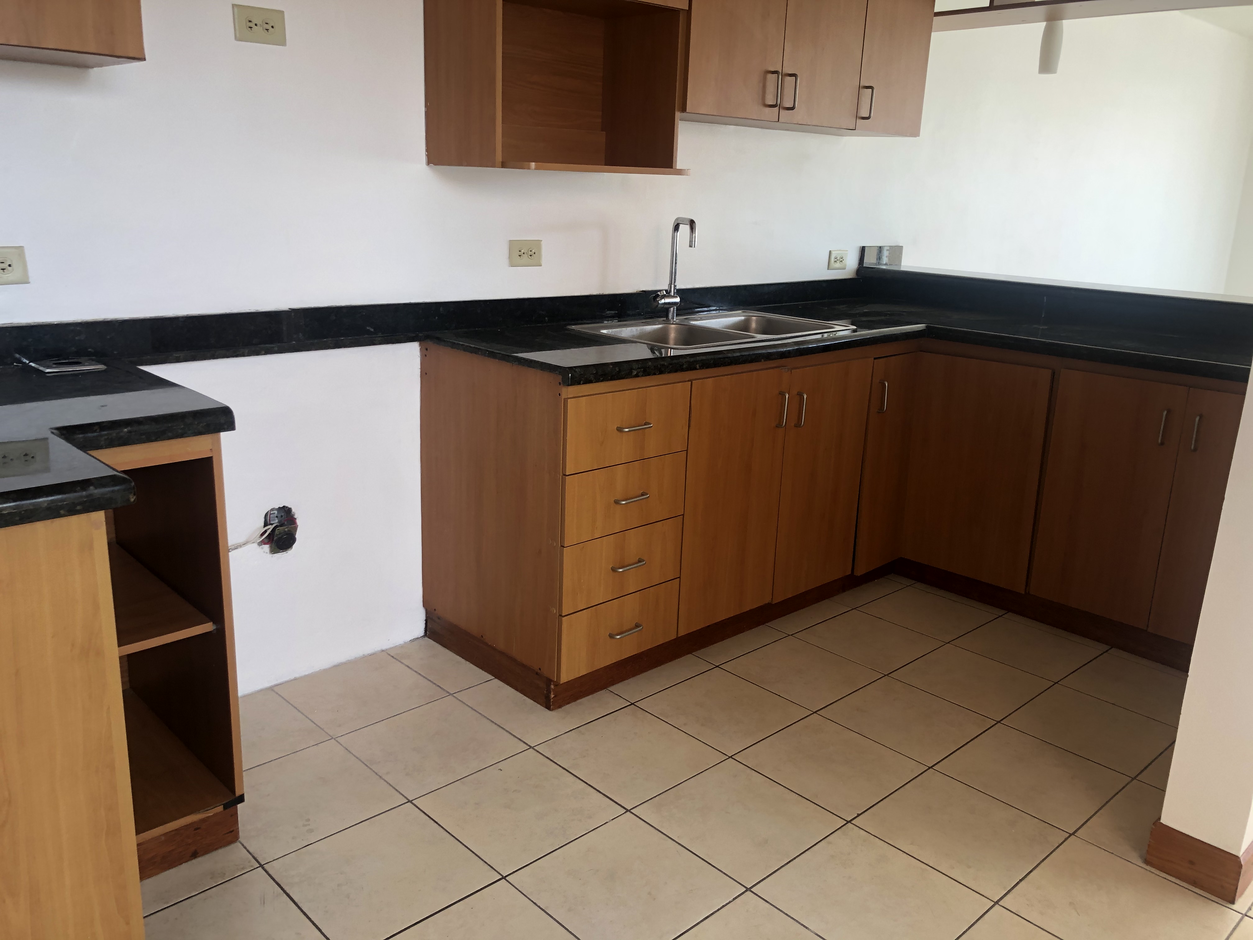 3 bed Single Family Homes For Sale in Curridabat, San Jose - thumb 5