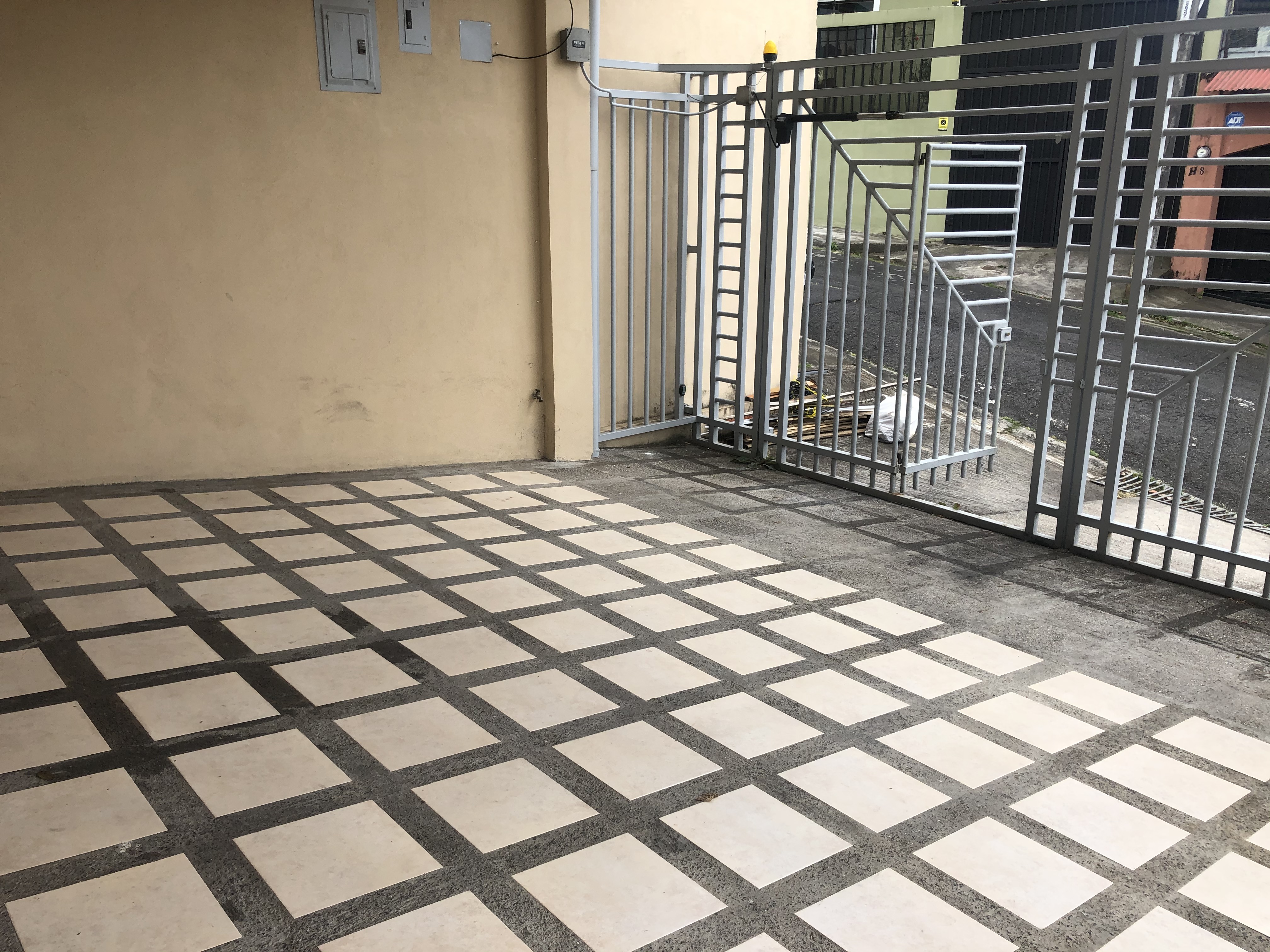 3 bed Single Family Homes For Sale in Curridabat, San Jose - thumb 1