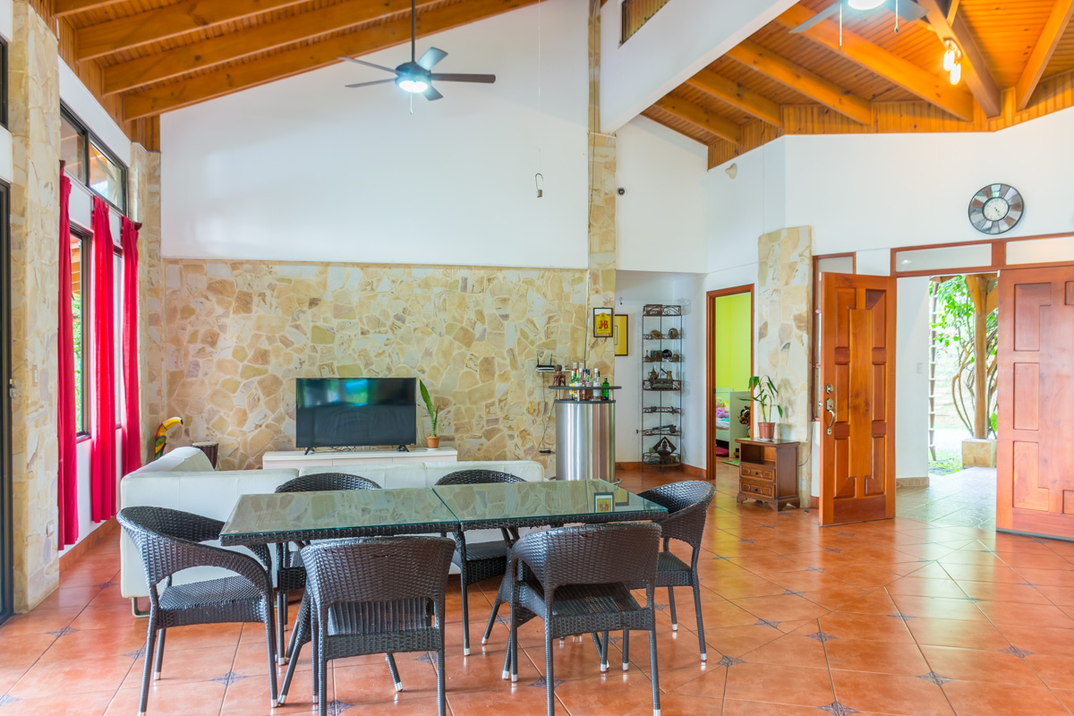 6 bed Single Family Homes For Sale in Dominical, Puntarenas - thumb 6