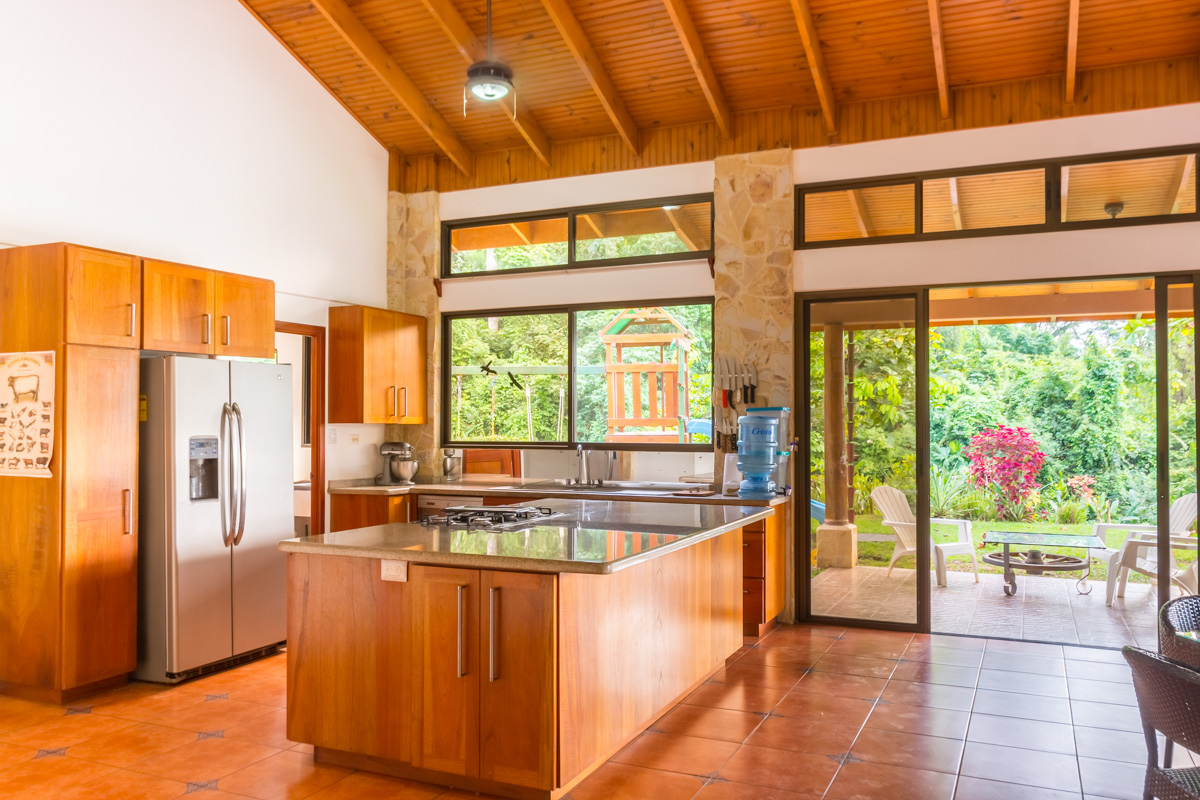 6 bed Single Family Homes For Sale in Dominical, Puntarenas - thumb 5