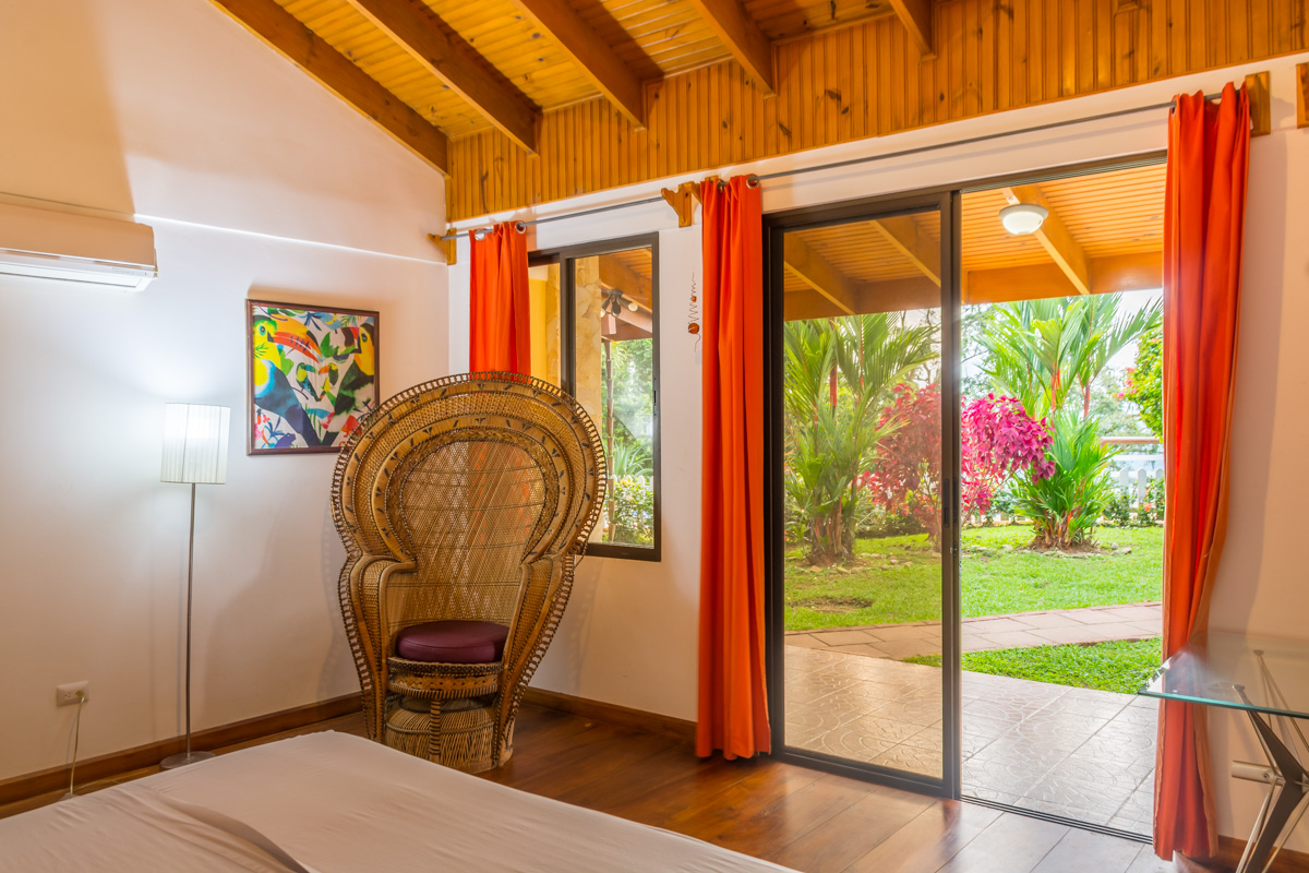 6 bed Single Family Homes For Sale in Dominical, Puntarenas - thumb 11