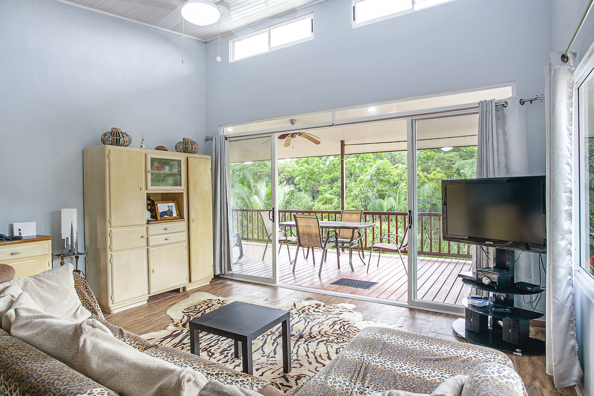 5 bed Single Family Homes For Sale in Quepos, Puntarenas - thumb 9