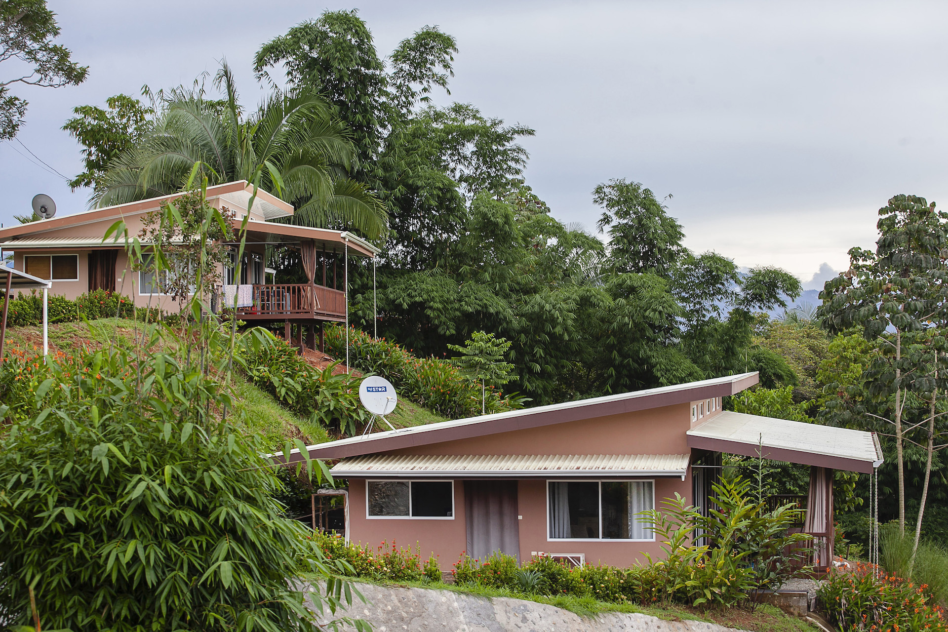 5 bed Single Family Homes For Sale in Quepos, Puntarenas - thumb 1