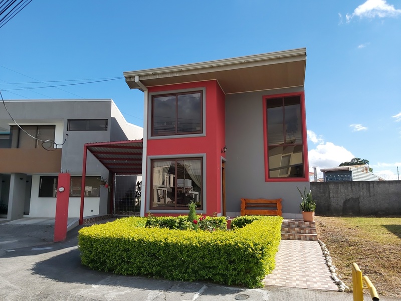 4 bed Single Family Homes For Sale in Concepción, Cartago - 1