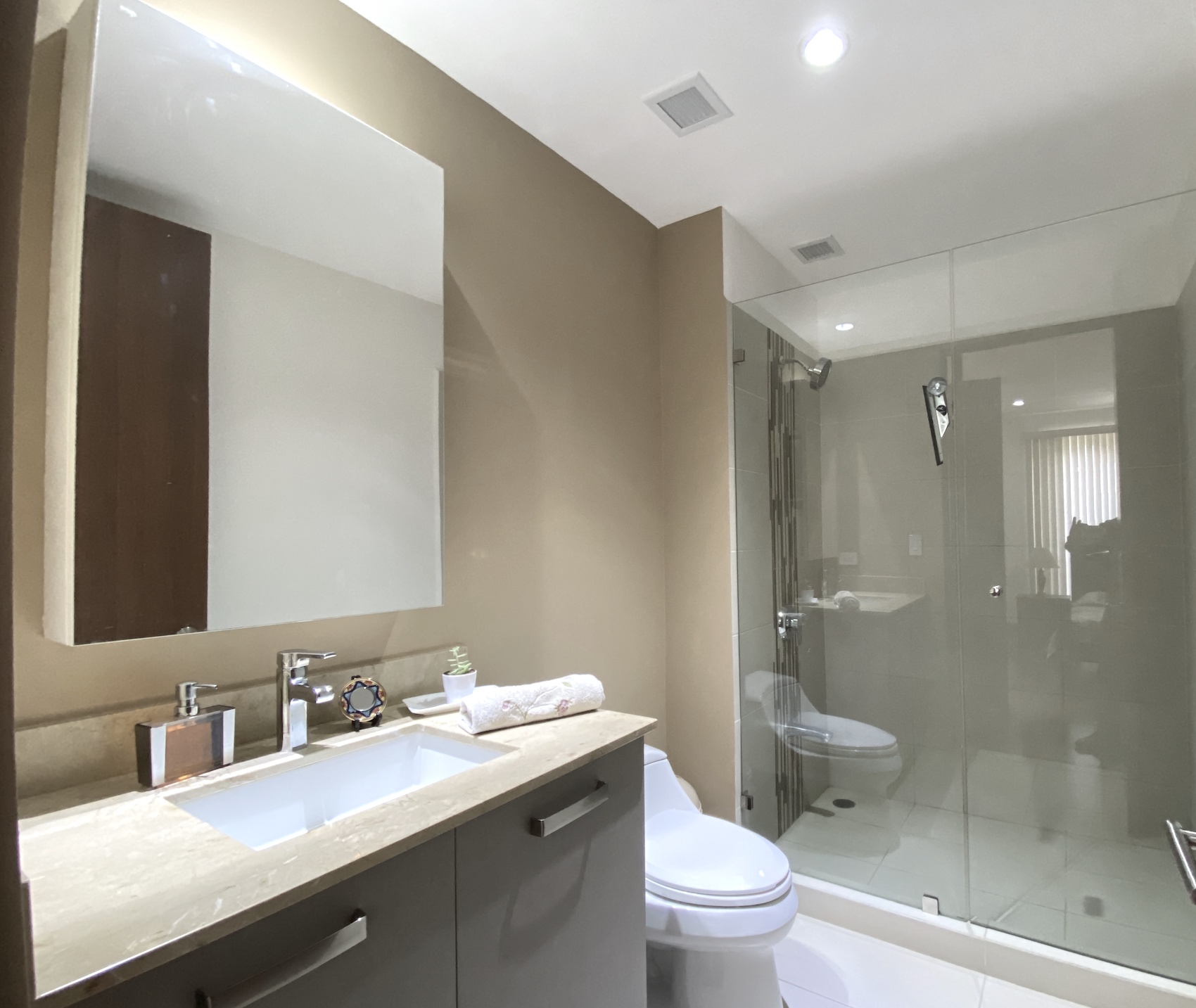 2 bed Apartment For Sale in Escazu, San Jose - thumb 7