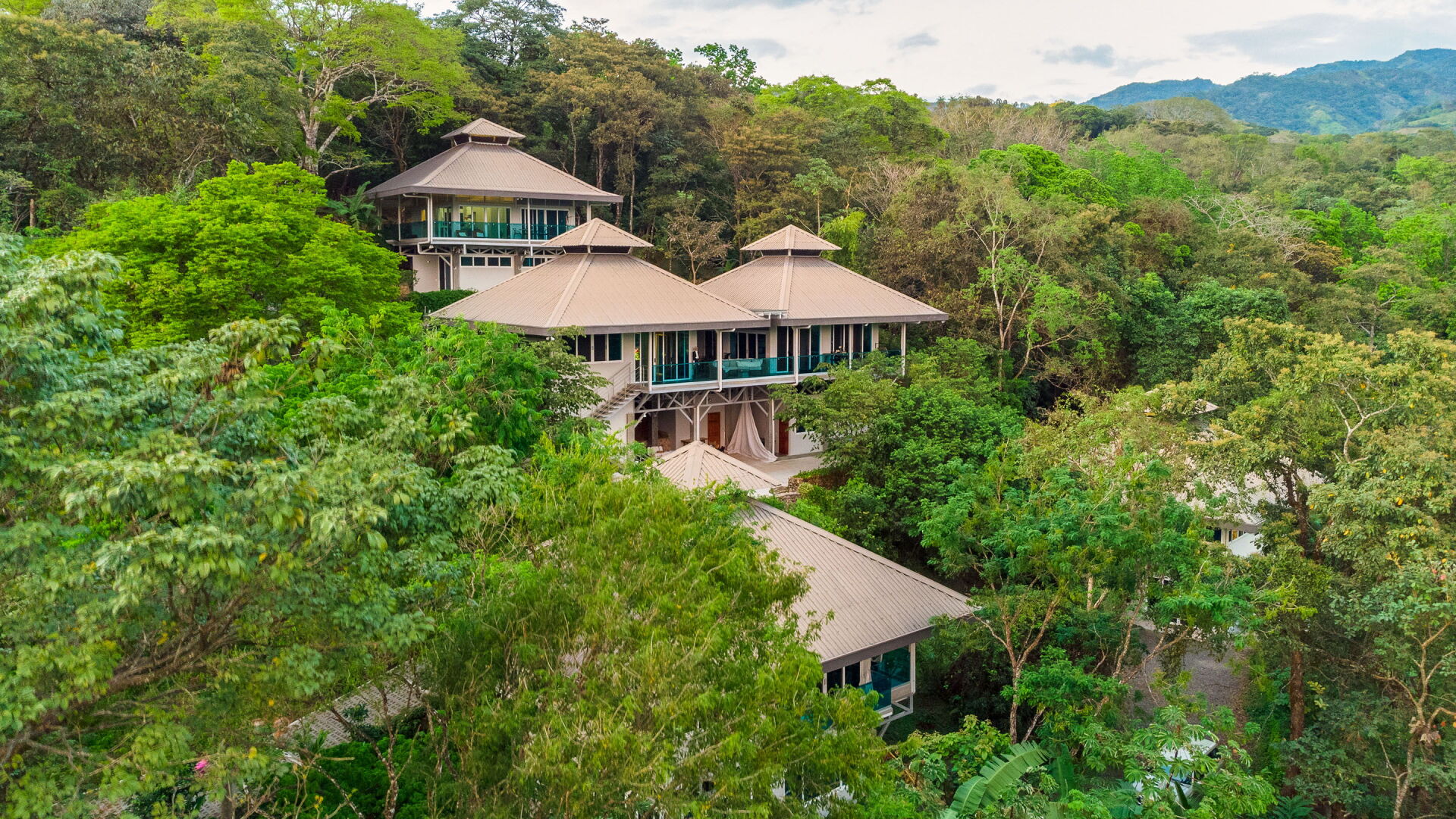 12 bed Hotel / Leisure For Sale in Orotina, Alajuela - thumb 1