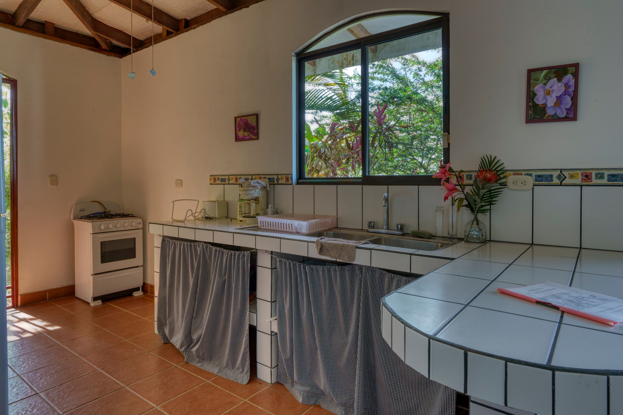 6 bed Single Family Homes For Sale in Dominical, Puntarenas - thumb 24