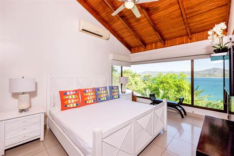 4 bed Single Family Homes For Sale in Playa Flamingo, Guanacaste - thumb 27