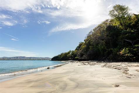 4 bed Single Family Homes For Sale in Playa Flamingo, Guanacaste - thumb 25