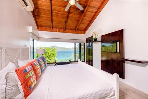 4 bed Single Family Homes For Sale in Playa Flamingo, Guanacaste - thumb 29
