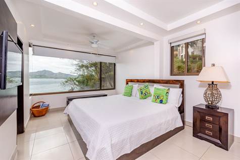 4 bed Single Family Homes For Sale in Playa Flamingo, Guanacaste - thumb 30