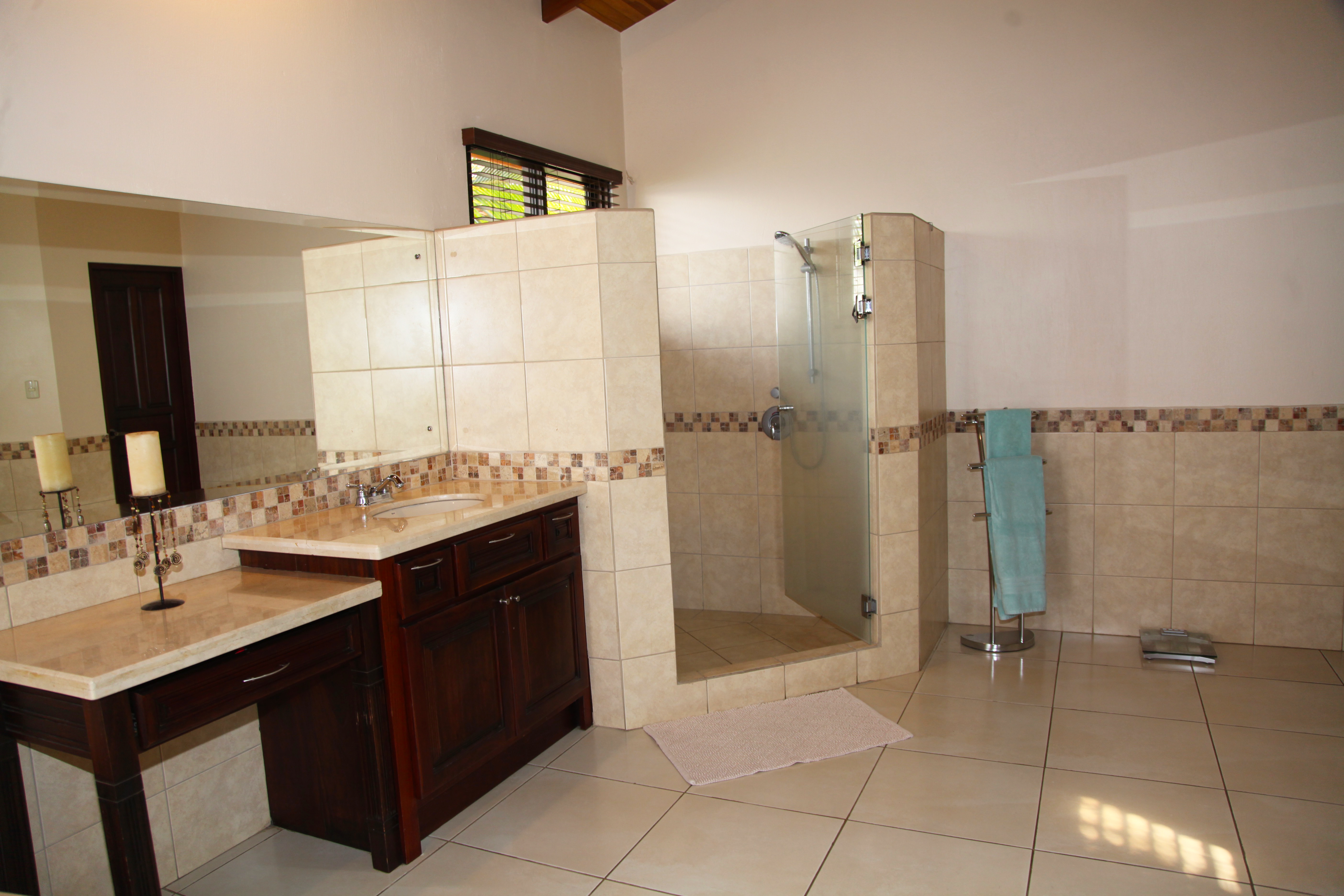 4 bed Single Family Homes For Sale in Atenas, Alajuela - thumb 21