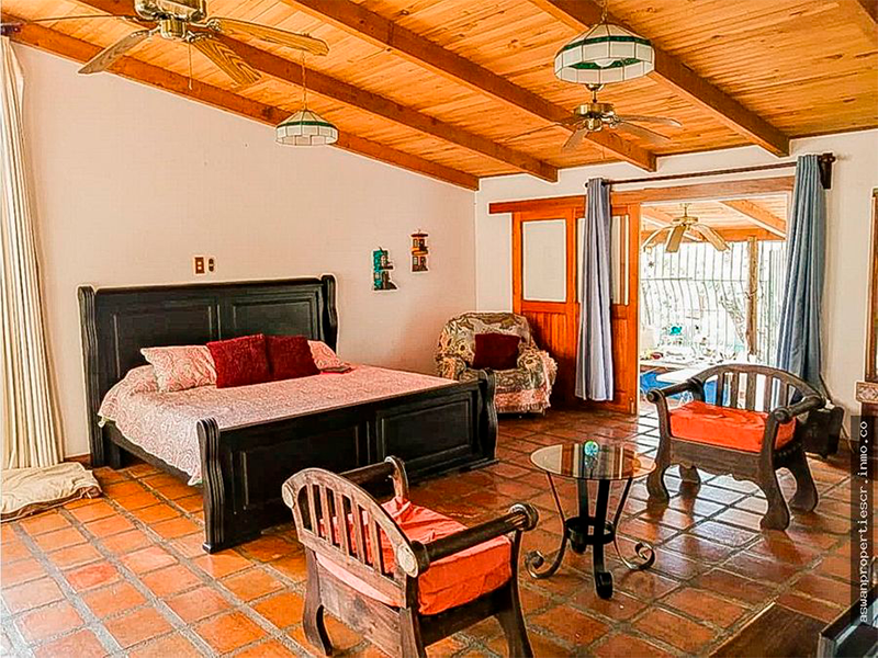 10 bed Single Family Homes For Sale in Desamparados, Alajuela - 1