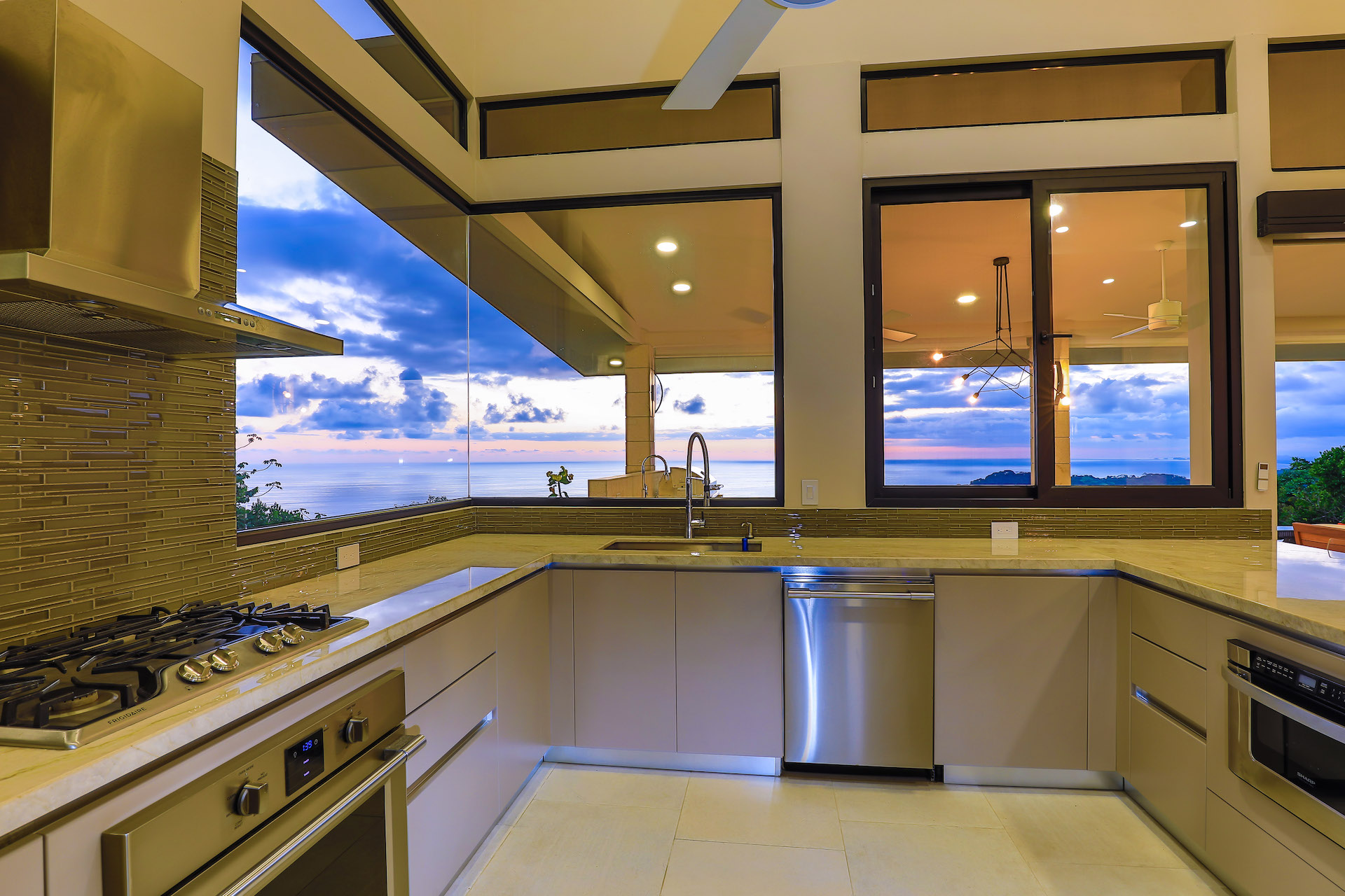 3 bed Single Family Homes For Sale in Dominical, Puntarenas - thumb 16