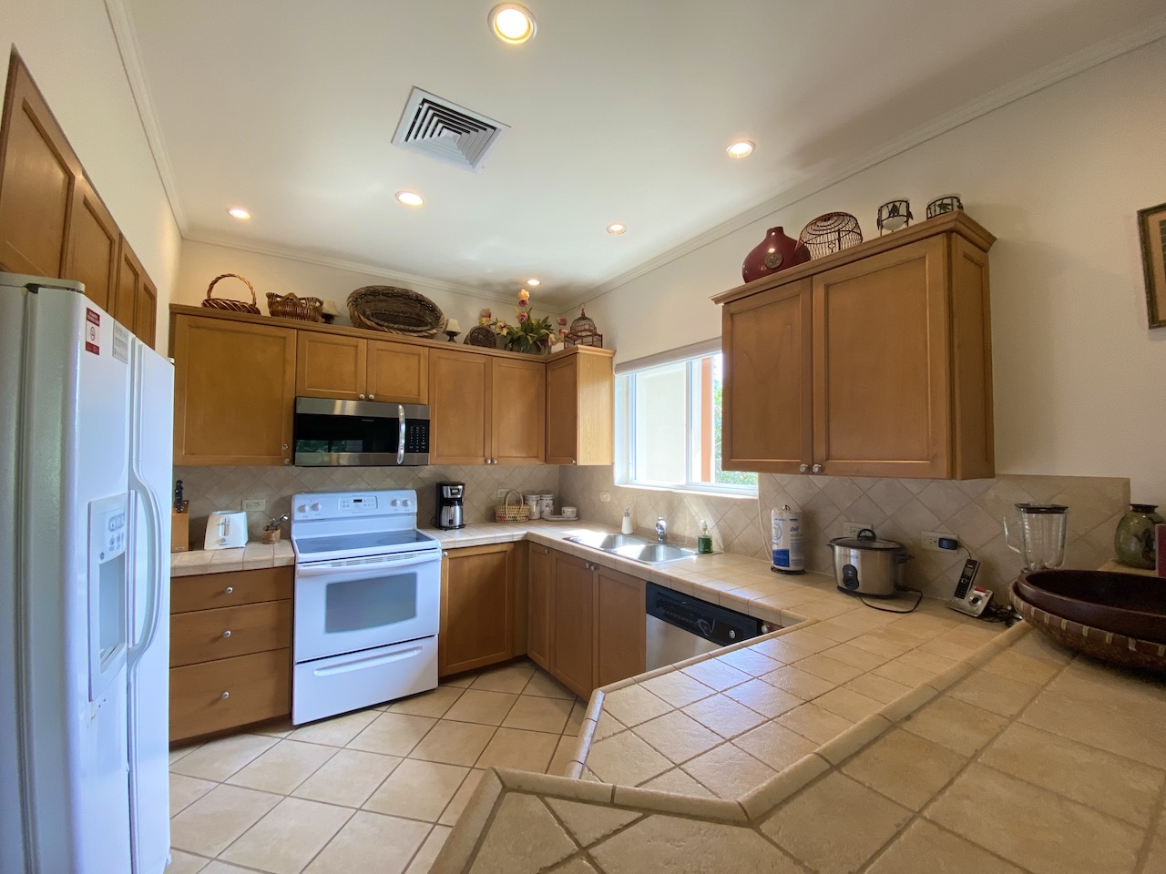 3 bed Single Family Homes For Sale in Herradura, Puntarenas - thumb 5