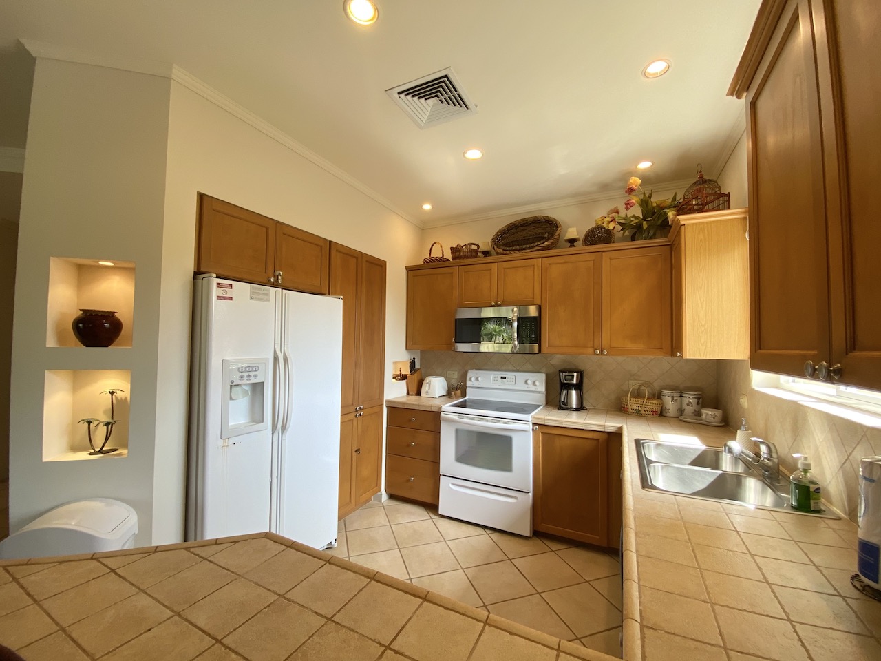 3 bed Single Family Homes For Sale in Herradura, Puntarenas - thumb 6