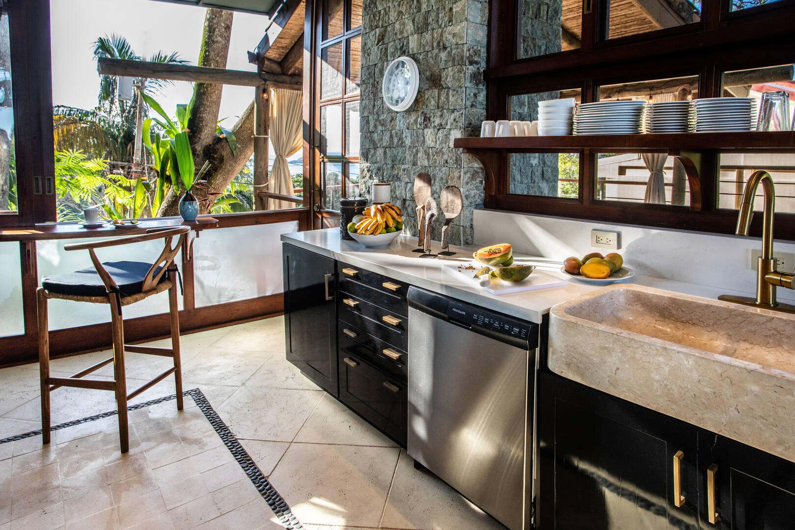 4 bed Single Family Homes For Sale in Manuel Antonio, Puntarenas - thumb 15