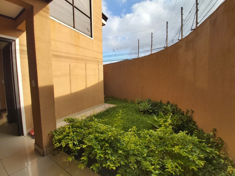 4 bed Single Family Homes For Sale in Tres Ríos, Cartago - 1
