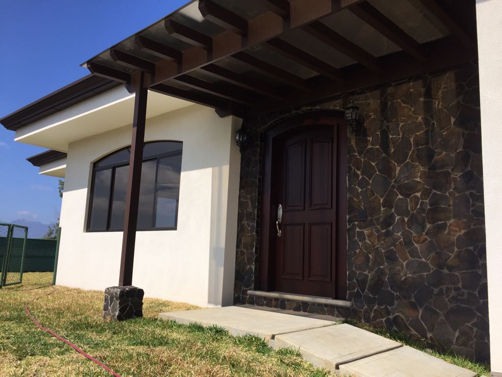 4 bed Condo For Sale in San Isidro, Heredia - thumb 5