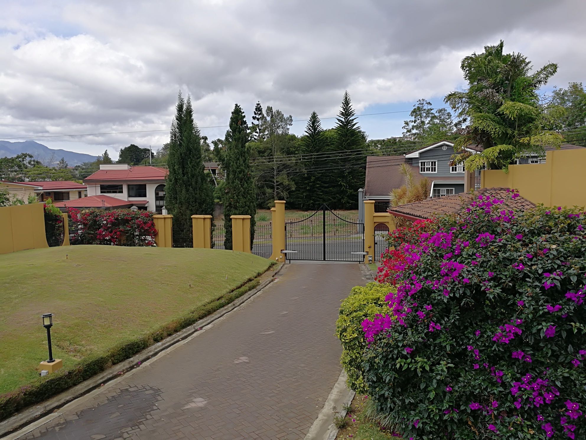 3 bed Condo For Sale in Curridabat, San Jose - thumb 3