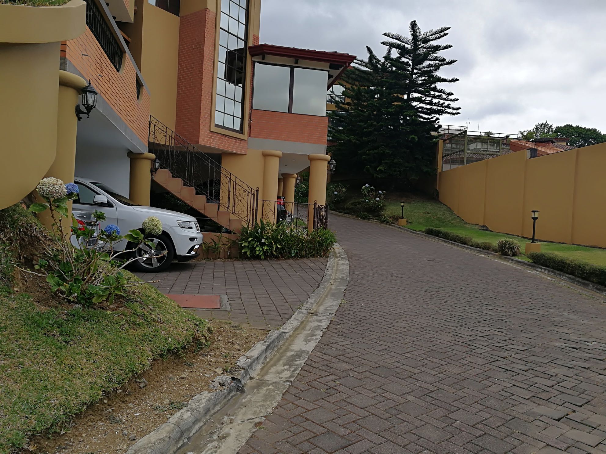 3 bed Condo For Sale in Curridabat, San Jose - thumb 2