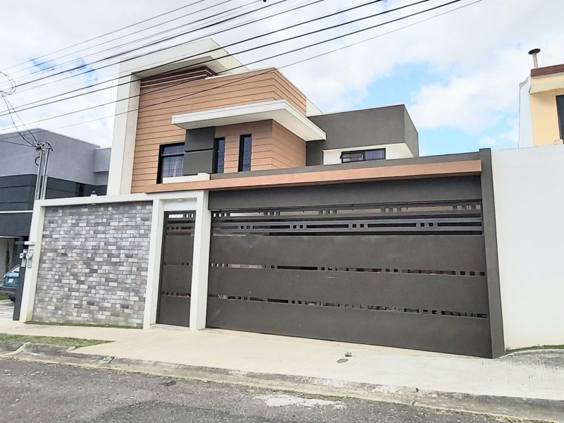 3 bed Single Family Homes For Sale in Curridabat, San Jose - 1