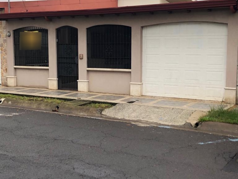 3 bed Single Family Homes For Sale in San Jose, San Jose - 1