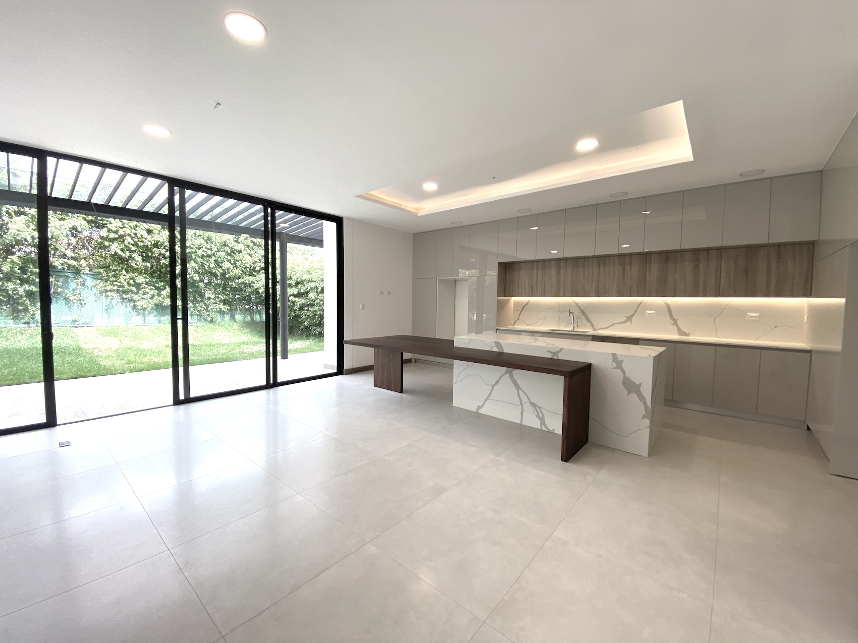 3 bed Single Family Homes For Sale in Santa Ana, San Jose - thumb 1